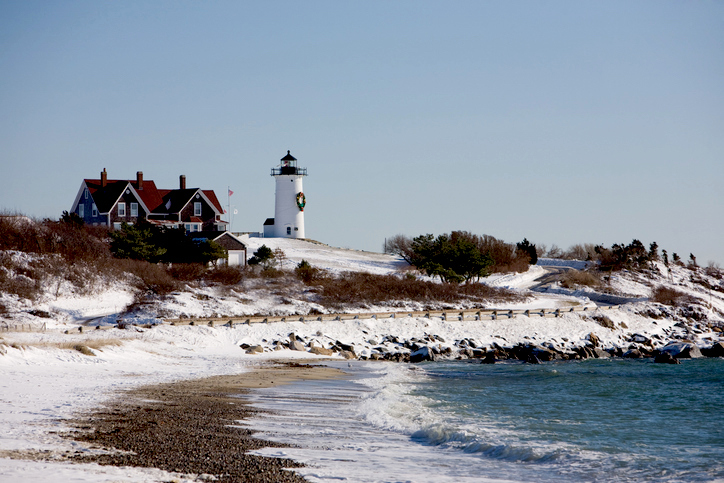 Learn why an El Nino winter can bring mild temperatures but dangerous storms and coastal flooding.